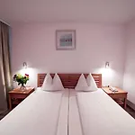 Hotel Central Hotel 3*